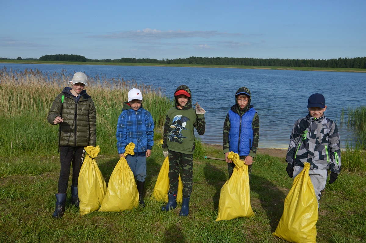Юные рыболовы провели акцию Чистый водоем